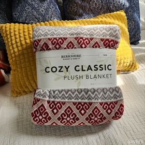 Berkshire Classic Plush Blanket
